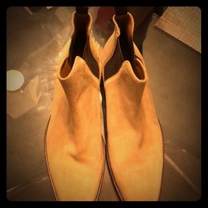 I am selling Aldo suede ankle boot.